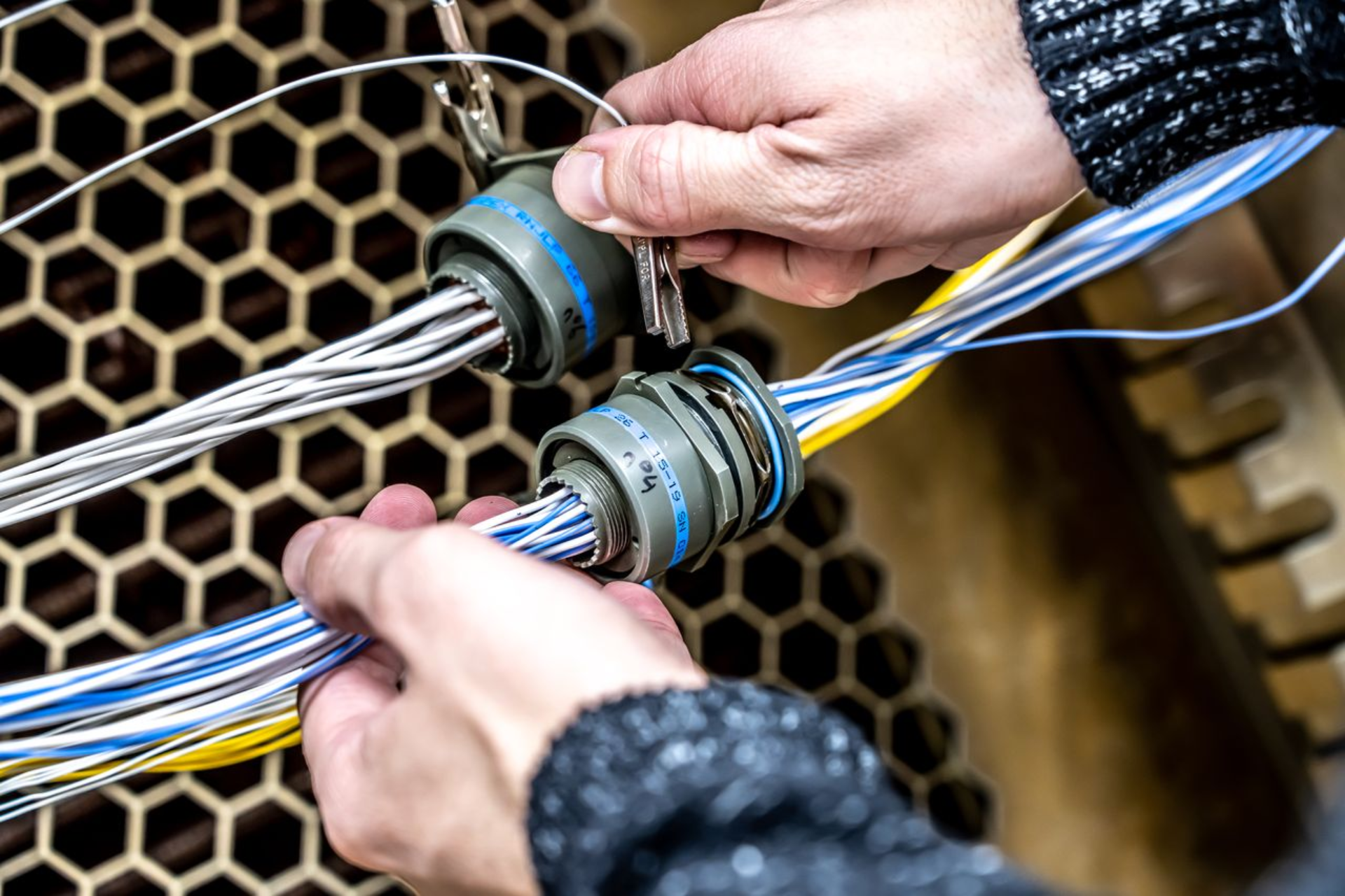 アンフェノール・ソカペックスの製品ラインナップ|コネクターおよび相互接続ソリューション 軍事および航空宇宙用途